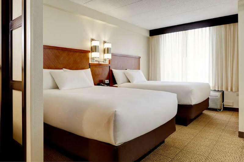 Hyatt Place Greenville/Haywood Екстериор снимка