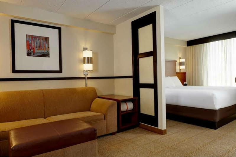 Hyatt Place Greenville/Haywood Екстериор снимка